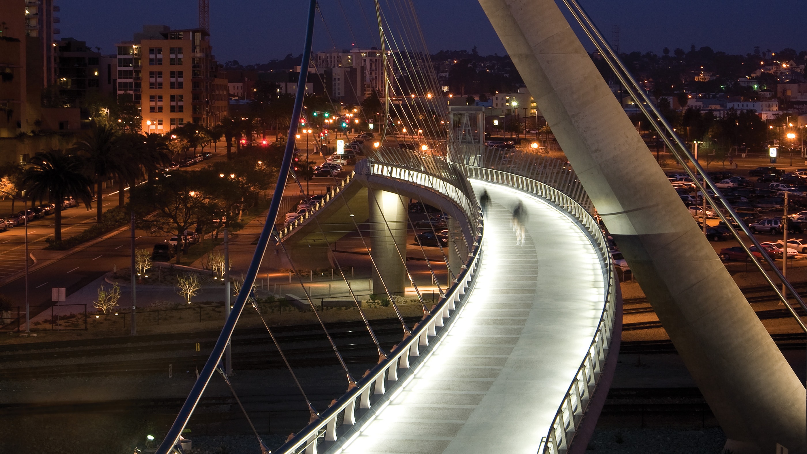 Cove Lighting Ceiling - iO Lighting | Cooper Lighting Solutions, image size:2800x1576