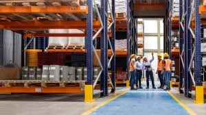 Smart tech and LED lighting are transforming North American manufacturing with automation, AI, and IIoT-driven efficiency.