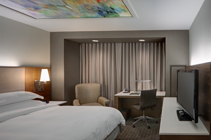 hiltoncolumbus-guest-room-pmn.jpg